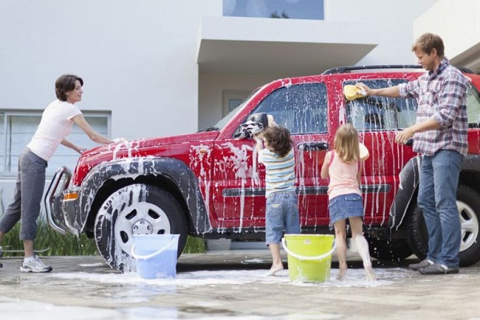 những sai lầm khi rửa xe ô tô tại nhà
