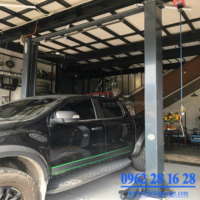 Cầu nâng hai trụ kiểu cổng 4 tấn