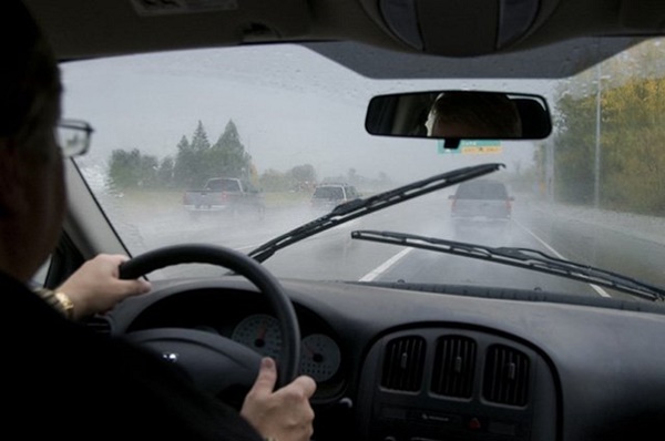 Những bộ phận nên kiểm tra kỹ trên ô tô khi bước vào mùa mưa